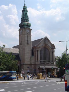 der Bahnhof
