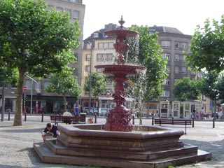 Brunnen vor dem Cafe